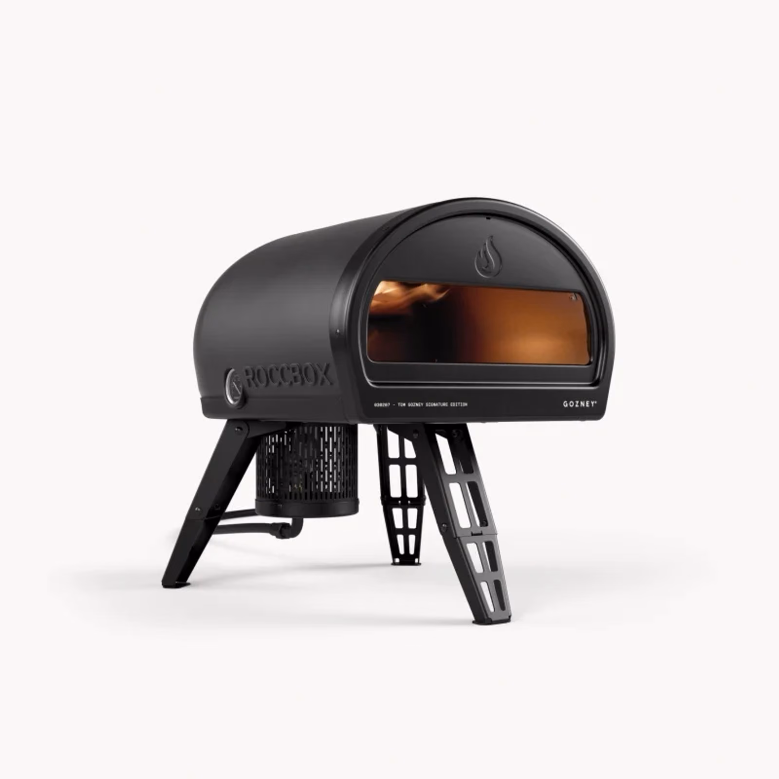 Gozney Roccbox Pizzaofen von vorn, in Betrieb